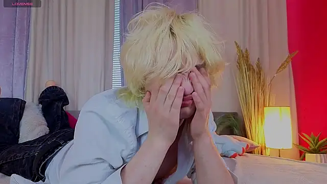 JameMilann: вебкам-шоу