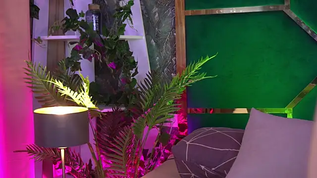 Chat XXX en directo de LittleeCutee