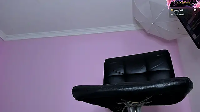 Pokazy przed kamerką – JustinePerry