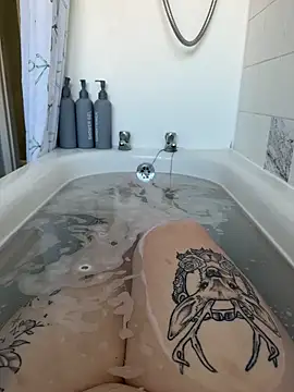 BeeMay22 Chat XXX in diretta