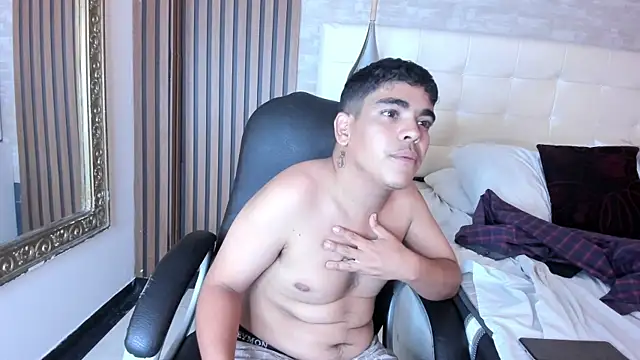 Pokazy przed kamerką – MikeHuddson