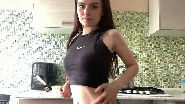 KikiAmino Chat XXX in diretta