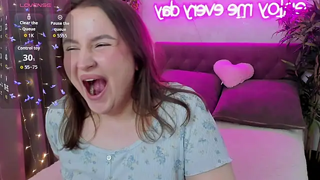 FeralPeach Adlı Modelin Canlı XXX Sohbeti