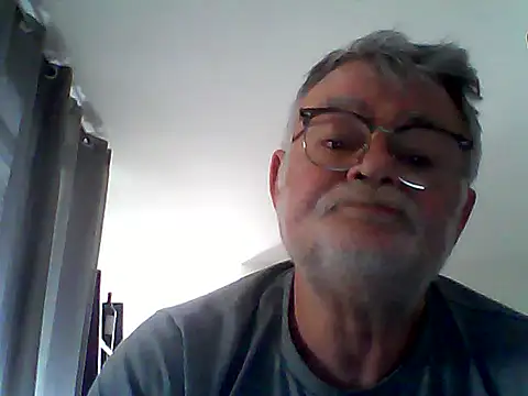 XXX chat uživo modela oura