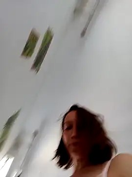 NlixxxのライブXXXチャット