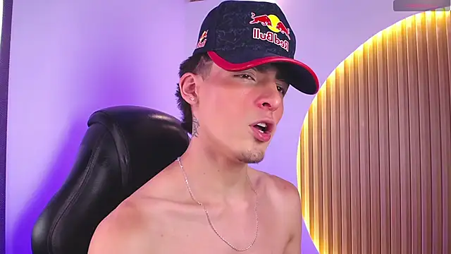 MateoMitchell: онлайн-секс-чат