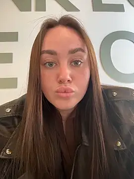 Chat +18 de KiraSunshine ao vivo