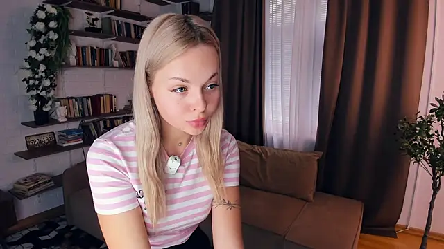 AndraQuella's Webcam Show