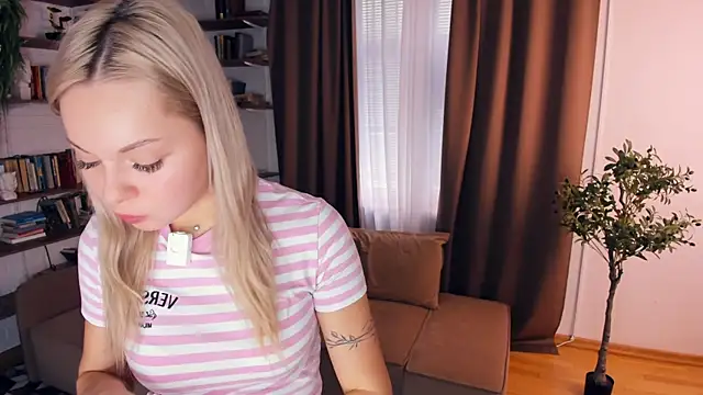 AndraQuella: вебкам-шоу