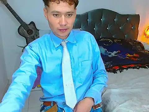 _Santi2のライブXXXチャット