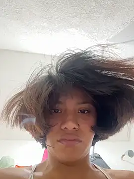 Mia-miauuuuu Chat XXX in diretta