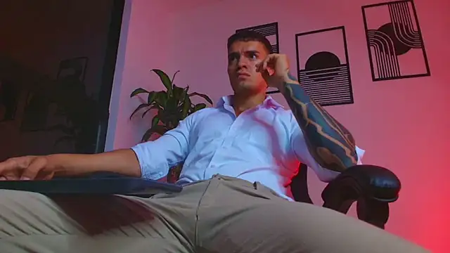 Show modela ALPHA_DOMINUS_ na web-kameri