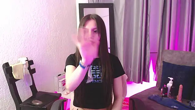 TiinaJonus_ Chat XXX in diretta