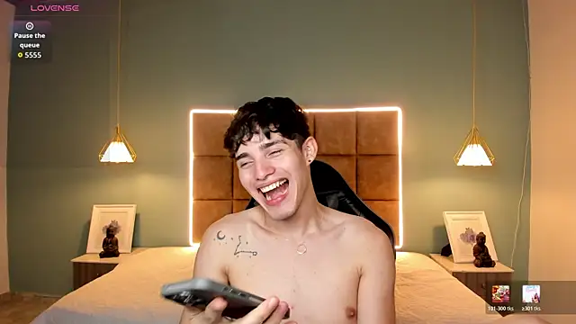 AlejooTwink's Live XXX Chat