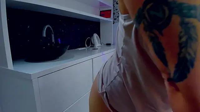 AlmaFancy's Live XXX Chat