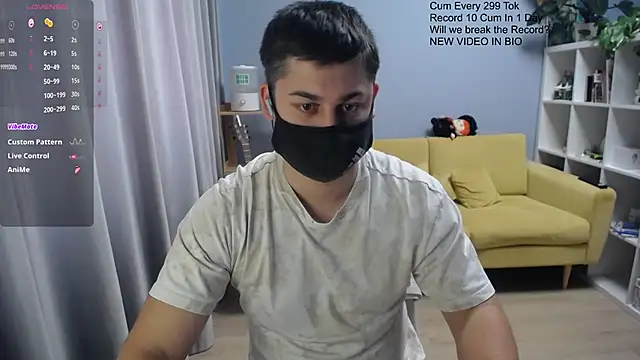 Tomguys élő XXX-chatje