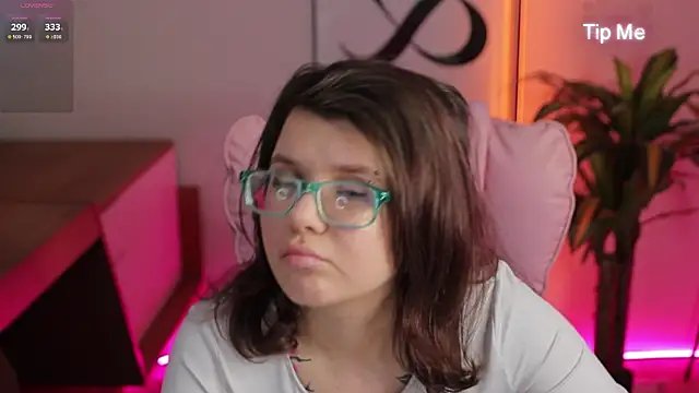 Ariell_Mini 即時 XXX 聊天