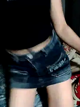 Zara-Lina 即時 XXX 聊天