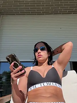 LaPetiteKim – Naživo XXX chat