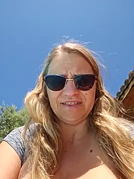 BLONDKICIA1のウェブカメラショー