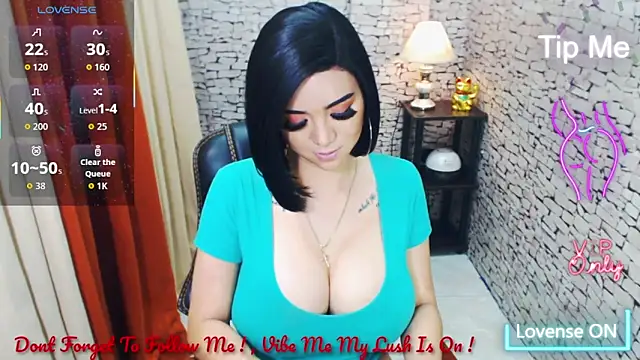 BigTitsnHugeCockTs Adlı Modelin Web Kamerası Şovu