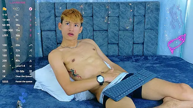 NicolasTorrez's Live XXX Chat