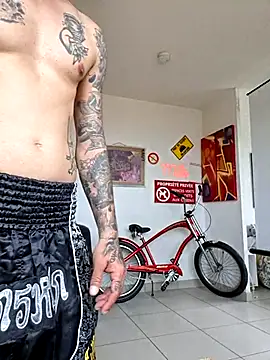 Mr_Graffitimile's Live XXX Chat