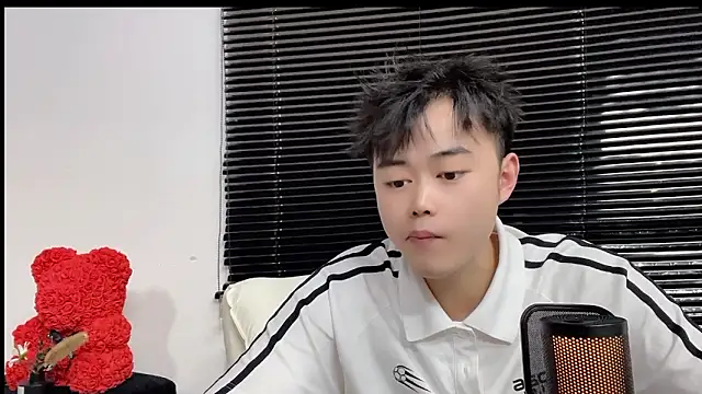 GUCCI-BOY1314 网络视讯表演