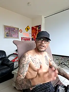 Show modela Mr_Graffitimile na web-kameri