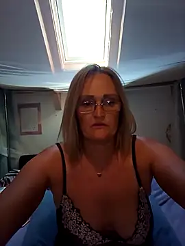 roxy_74 élő XXX-chatje