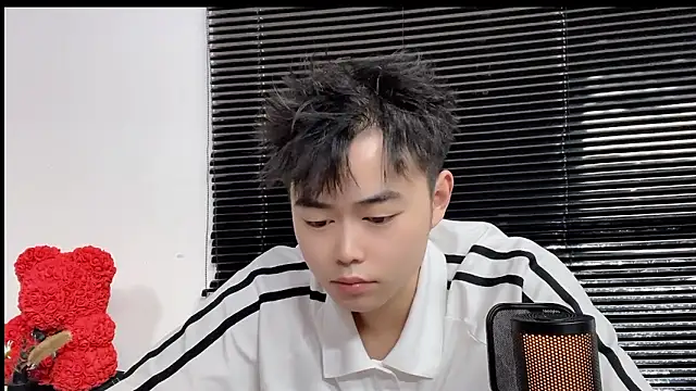 GUCCI-BOY1314 网络视讯表演