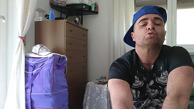 Chat XXX ao vivo de Calabriggia