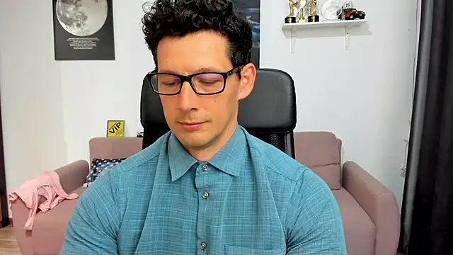 Show modela BrutusK08 na web-kameri