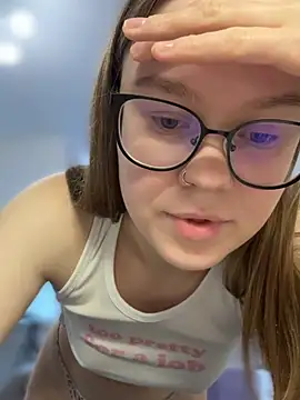 _CherryBloom_'s Live XXX Chat