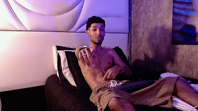 Thiagoferreti's Webcam Show