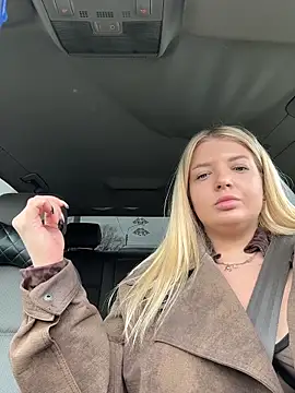 OdriOlsensのライブXXXチャット