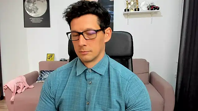 BrutusK08 在線直播表演