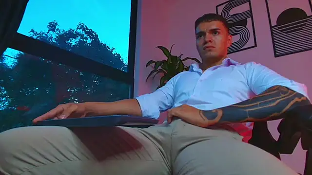 ALPHA_DOMINUS_ live XXX chat