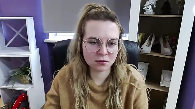 Zoey_Erotic: онлайн-секс-чат