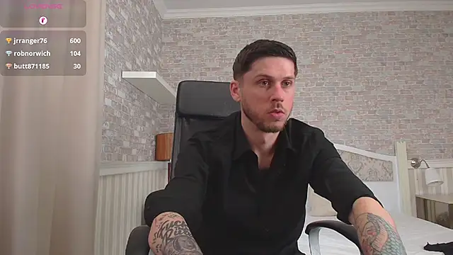 Онлайн чат XXX JonahShaw