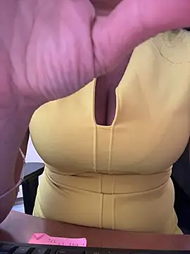 Deessenympho Pertunjukan Webcam