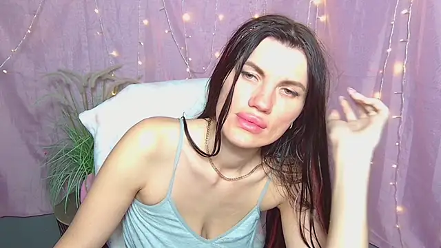 MilaLoona Adlı Modelin Canlı XXX Sohbeti