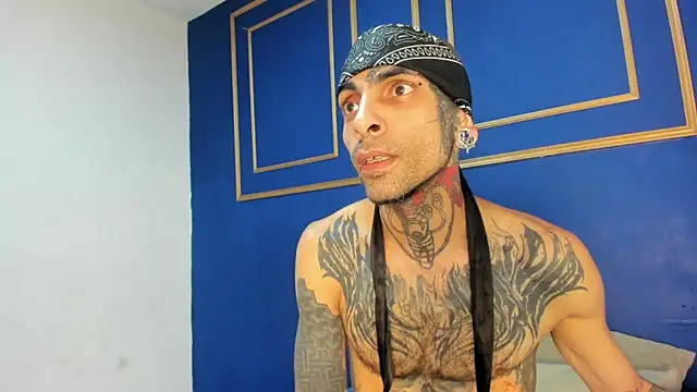 Demon_Rose_: διαδικτυακό σόου στην κάμερα