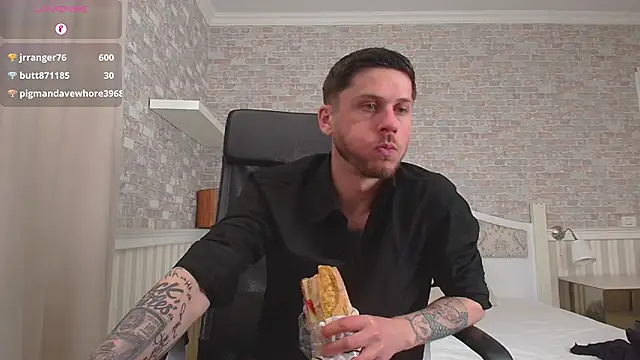 JonahShaw élő XXX-chatje