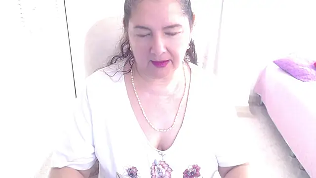 leonela_69のライブXXXチャット