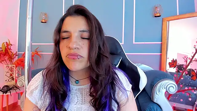 TaraTaylorr's Live XXX Chat