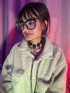 _Lucycherry's Live XXX Chat