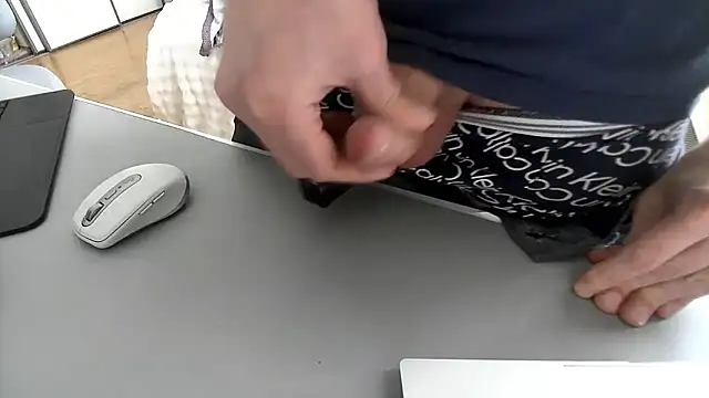 Pertunjukan Kamera Web sperma_tributes