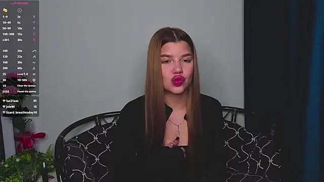 DelenaRines Chat XXX in diretta