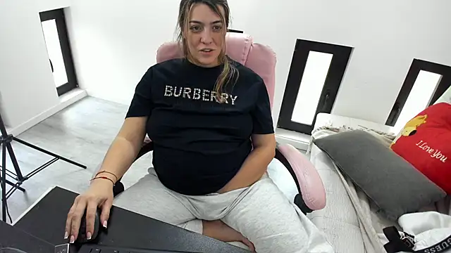 Dyana_Kaylinn élő XXX-chatje